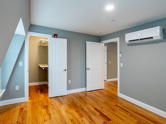 4th image of 57 Peters Pl Unit 4