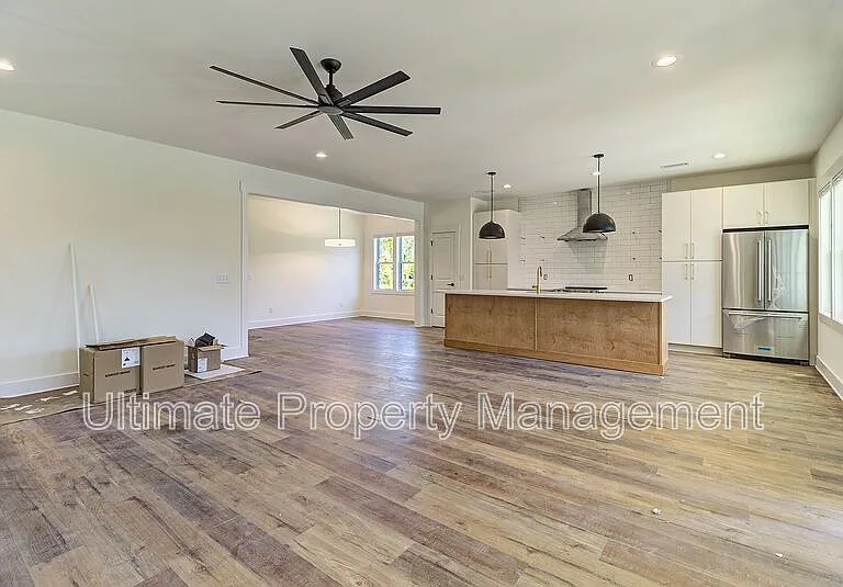 213 Myrtle Ave — Photo 5