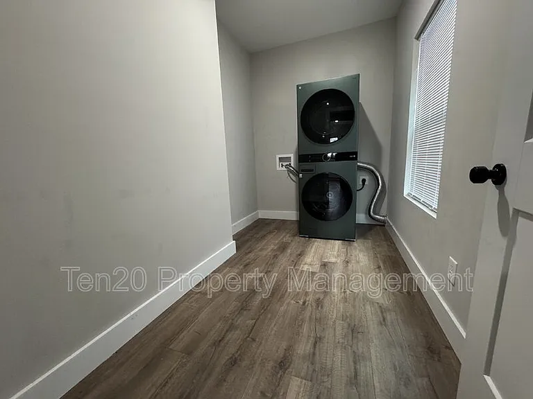 1346 Ingersoll Dr — Photo 18