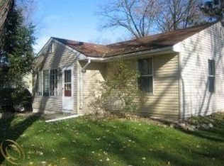 3321 Fox Blvd, Commerce Township, MI 48382