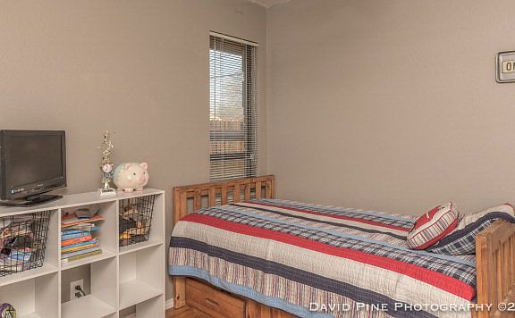3rd image of 2204 Wydewood Dr