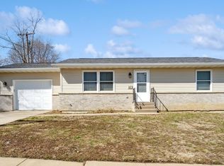 107 N Linn St, Mechanicsville, IA 52306