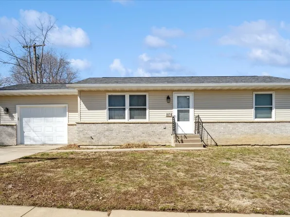 107 N Linn St, Mechanicsville, IA 52306