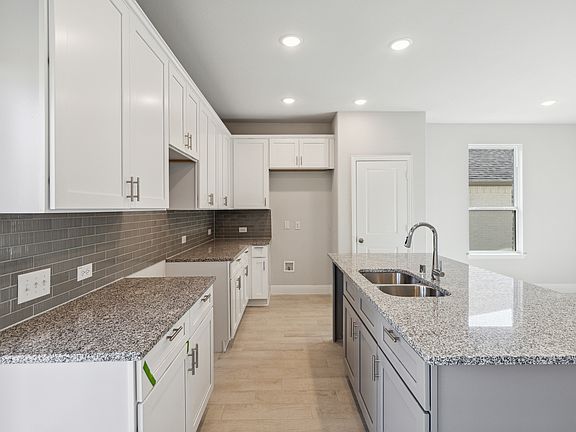 3rd image of 1510 Hackberry Dr #Mrol3d