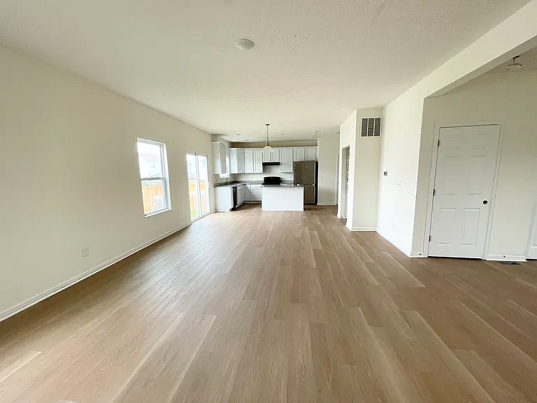 688 Keystone Way — Photo 4