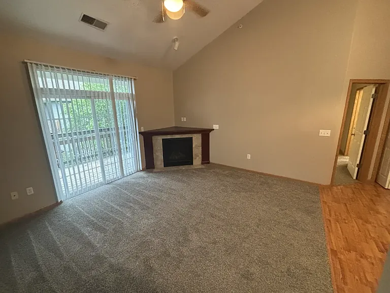 2190 Westlake Rd — Photo 2