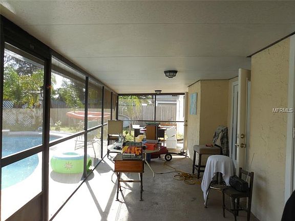 5th image of 1052 Saint Croix Ave