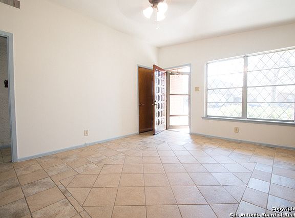 3rd image of 219 Cicero Dr