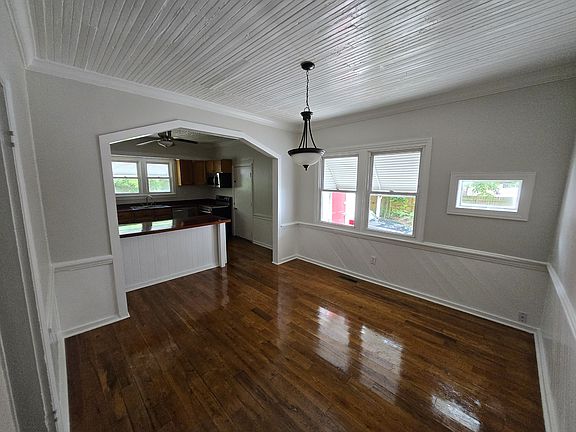5th image of 829 W 1st North St