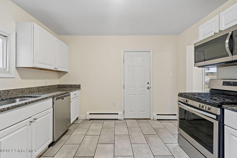 3rd image of 20 Commerce Street