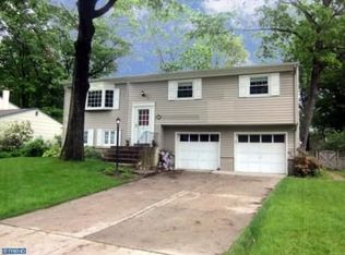 8 Florister Dr, Hamilton, NJ 08690