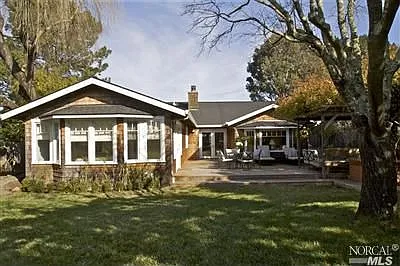 5481 Paradise Dr photo 1