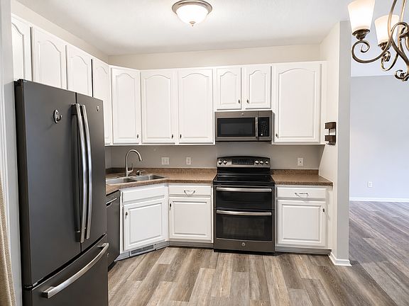 3rd image of 1469 S Trail Cir Suite 110