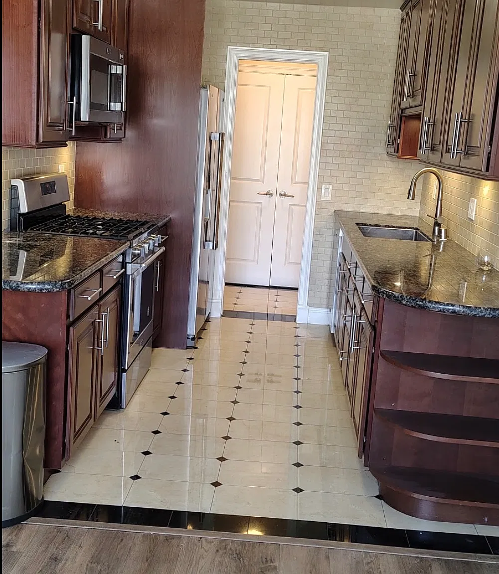 2 bed, 1.5 bath, 1300 sqft, $2,650 — Photo 2