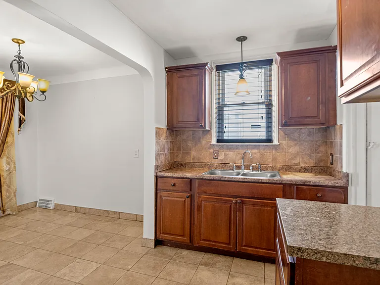 4645 Rosalie St — Photo 13