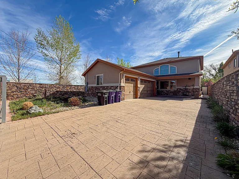 1995 N Valentia St — Photo 39