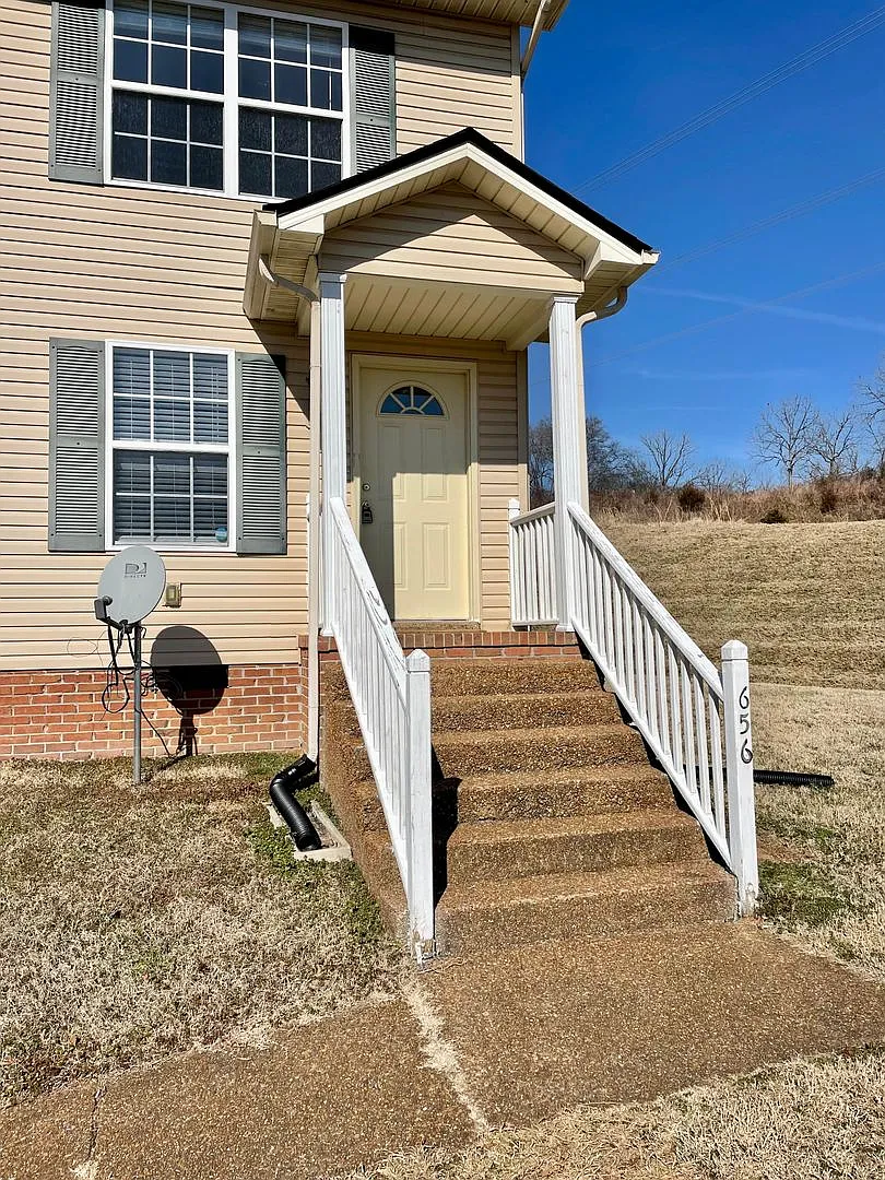 Three Bedroom Spacious Columbia, TN Townhome! — Photo 1
