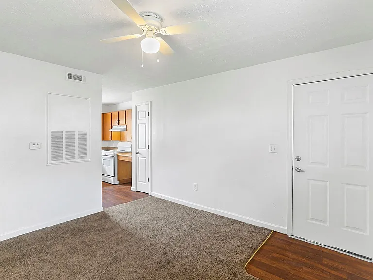 Madison Glen Apartments — Photo 5
