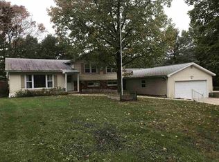 11071 Manor Dr, Plymouth, IN 46563