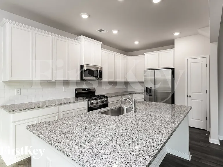 705 Ridgemoor Trl — Photo 7