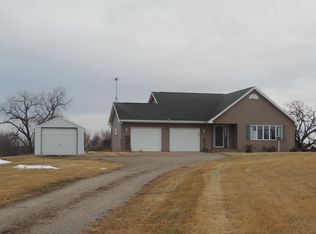 8402 Sauby Rd, Larsen, WI 54947