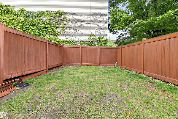 Sold by Brown Harris Stevens | media 25