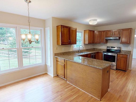 5th image of 13609 Hartsbourne Dr