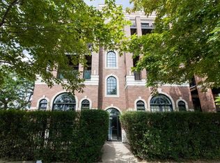 2348 W Roscoe St APT 2E, Chicago, IL 60618