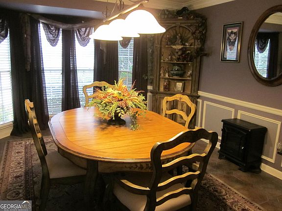 5th image of 2150 Overland Way