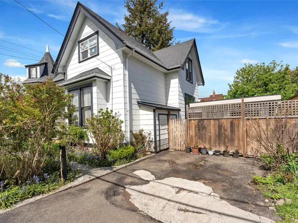 602 Battery St, Victoria, BC V8V 1E5