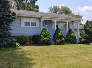 555 Wedgewood Dr, Brick, NJ 08723