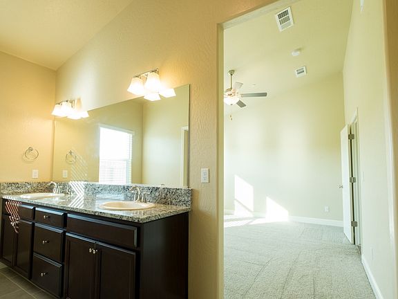 3rd image of 1149 Obsidian Ave
