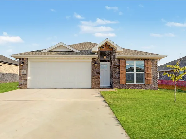 1805 Bugg St, Pea Ridge, AR 72751
