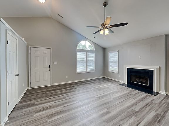 5th image of 9233 Tiger Lily Ln