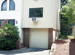 60 Lawn Ave APT 50, Stamford, CT 06902