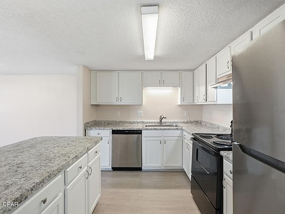 2nd image of 1818 Whispering Oaks Ln