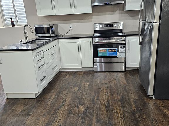 4th image of 381 Baylis Ct #Basement