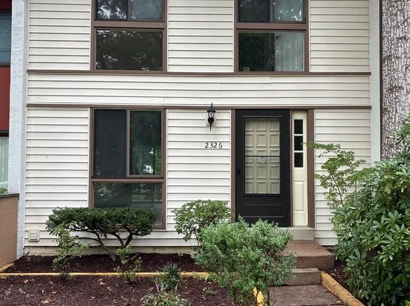 2326 Antiqua Ct, Reston, VA 20191