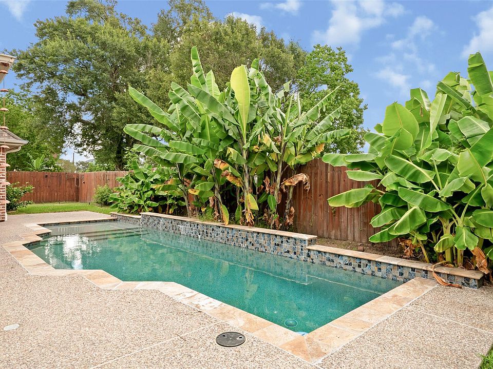 1st image of 104 Mockingbird Ln