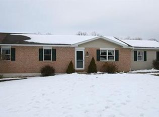 10 Davids Dr, Fleetwood, PA 19522