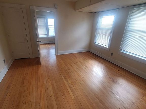 5th image of 915 Minnesota Ave #7