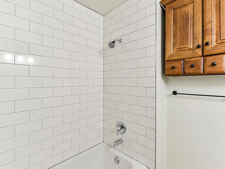 1516 Jones Ave NE — Photo 9