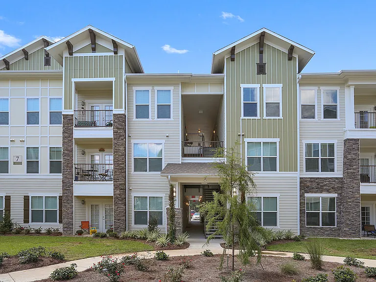 Creekside Crossing Apartments — Photo 21