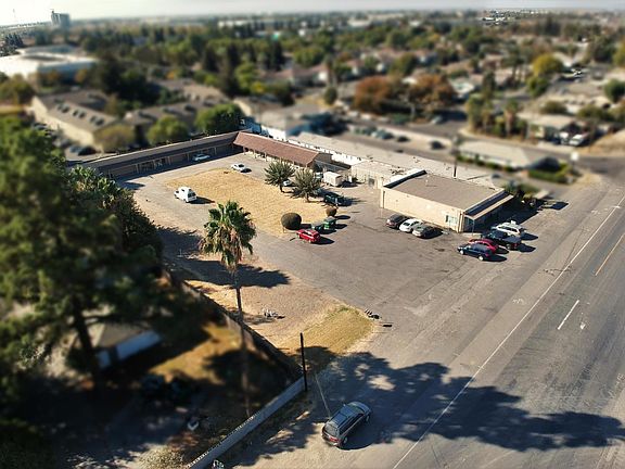 3rd image of 3215 W Capitol Ave