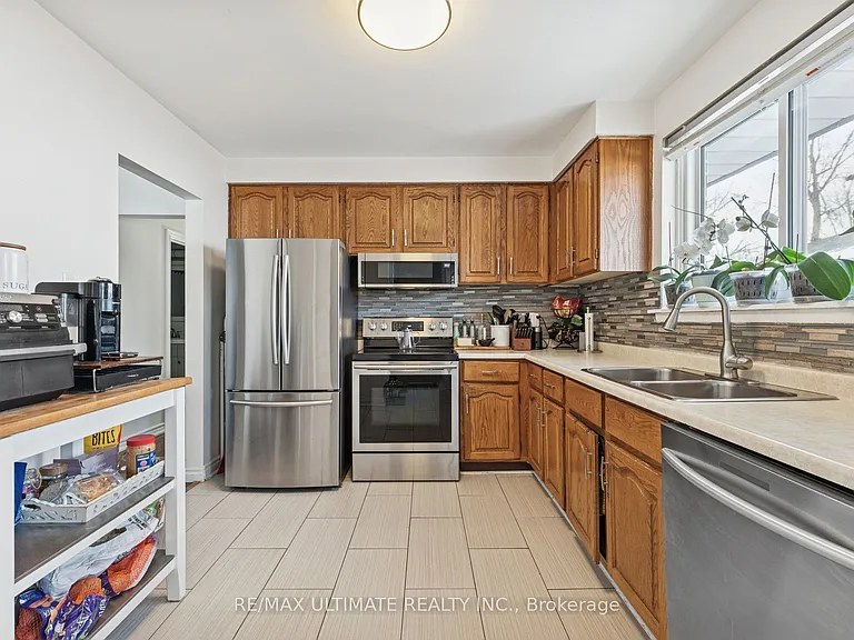 35 Algonquin Blvd #MAIN — Photo 8