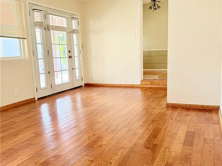 828 N Pass Ave — Photo 29