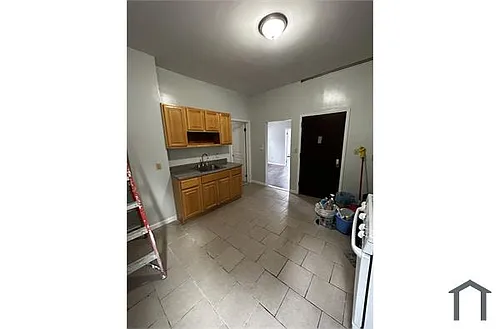 40 Croton Ter Photo 1