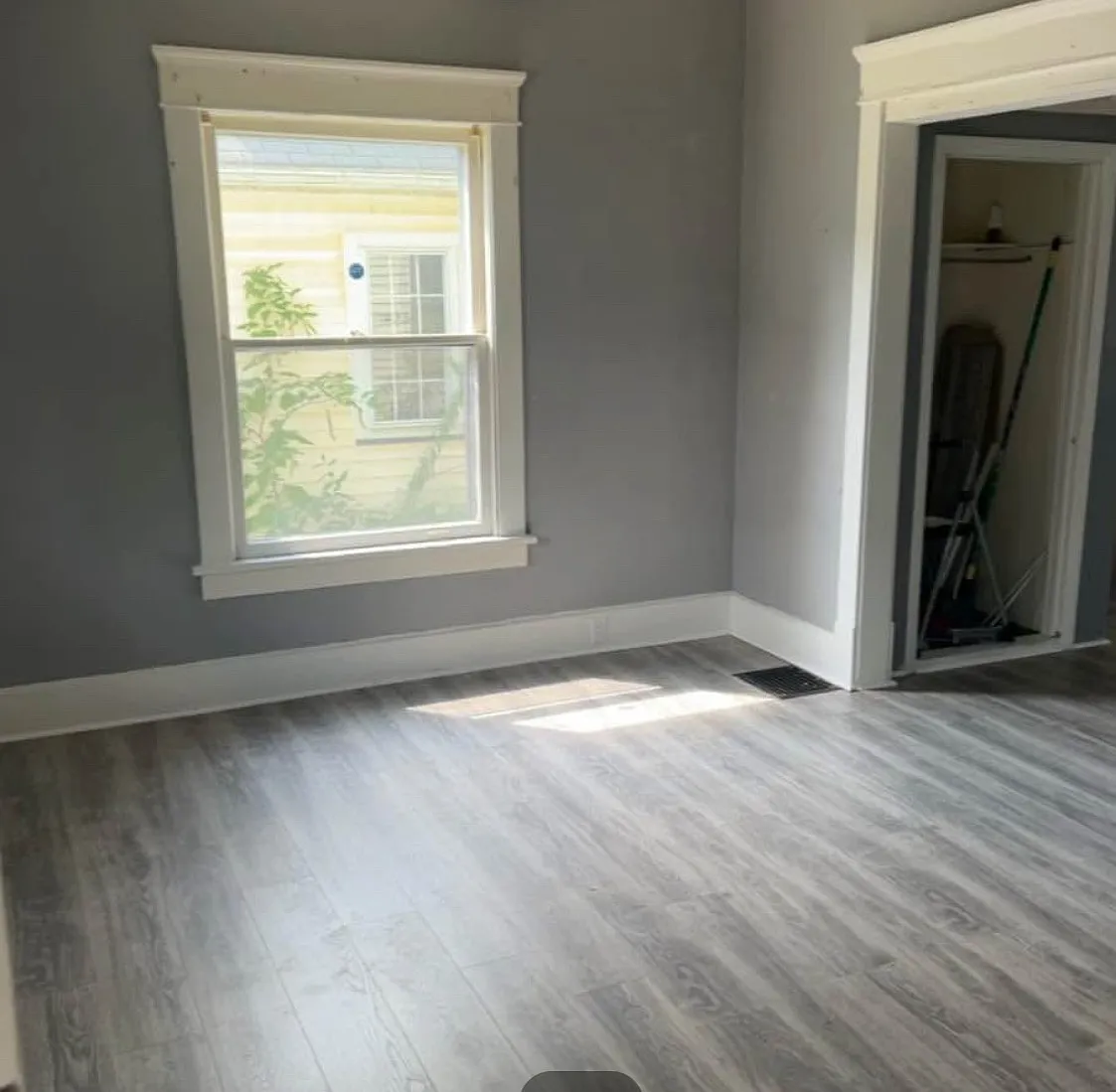 1125 Auburn Pl NW — Photo 2