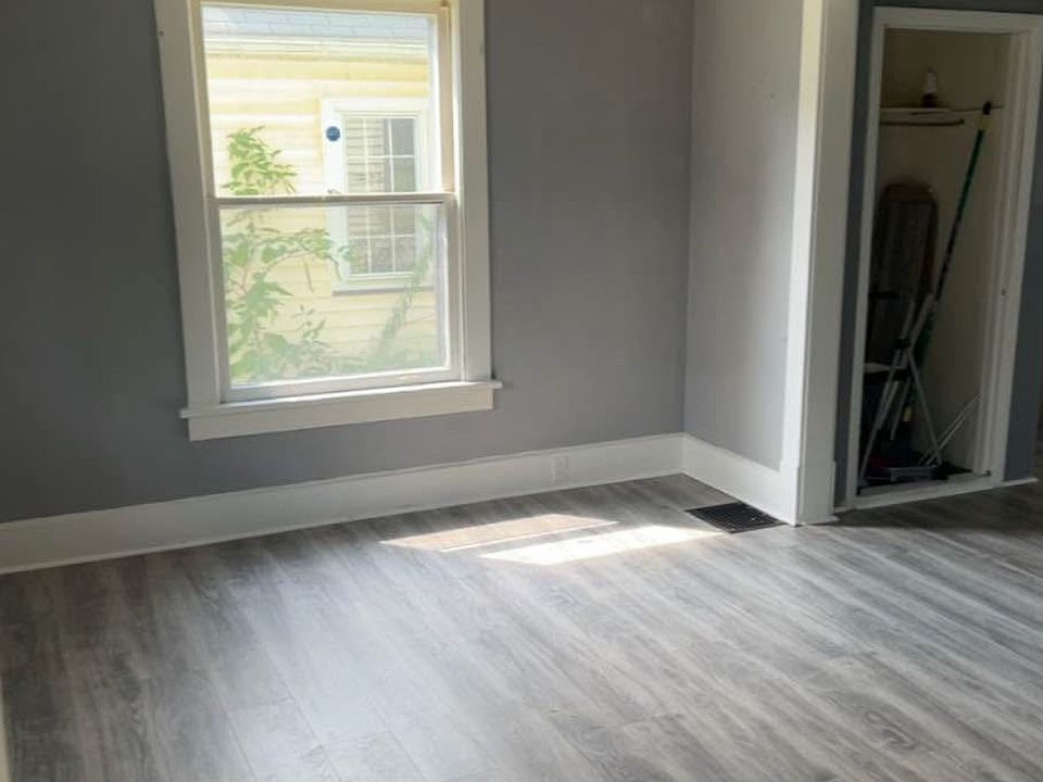 2nd image of 1125 Auburn Pl NW #1