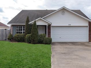 902 Tunbridge Dr, Bentonville, AR 72712